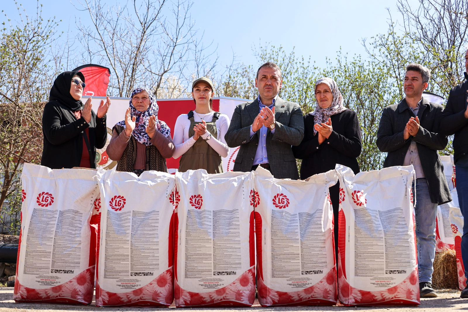 Bilecik’te Çiftçiye Yüzde 50 Hibeli Ayçiçeği Tohumu Desteği